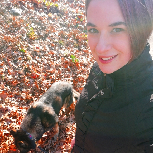 Meet your Posher, Emily - Picture 1 of 3